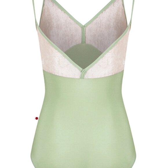 Yumiko Daria Leotard - Picture 5 of 6